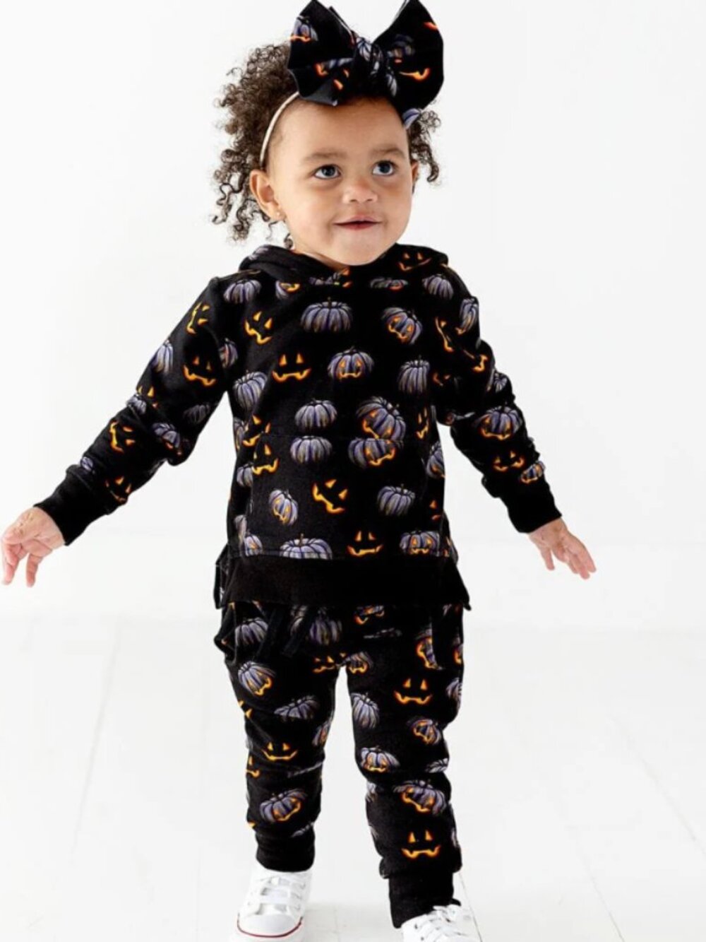 Bums & Roses Creepin It Real Jogger Set, 12-18m NWT